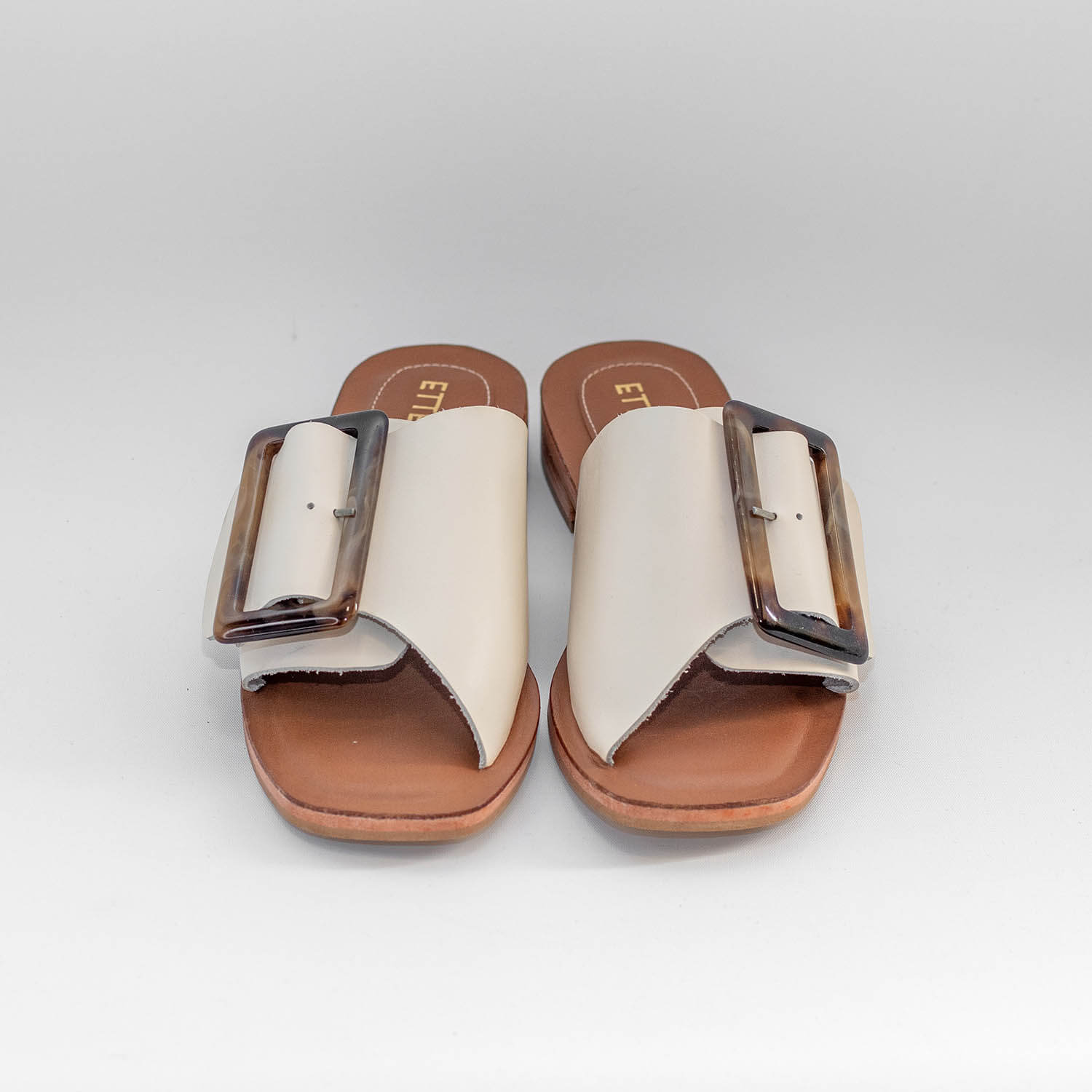 Sandalias Hebilla Abril en color Off White